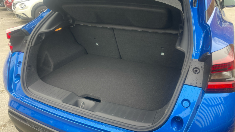 Nissan Juke 1.0 DiG-T N-Connecta 5dr Petrol Hatchback